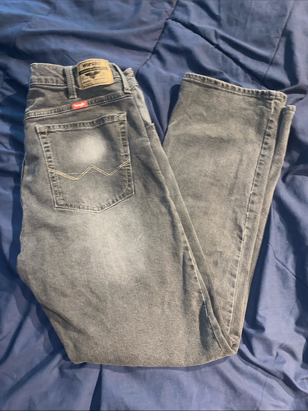 Wrangler Men's Light Gray Straight Jeans